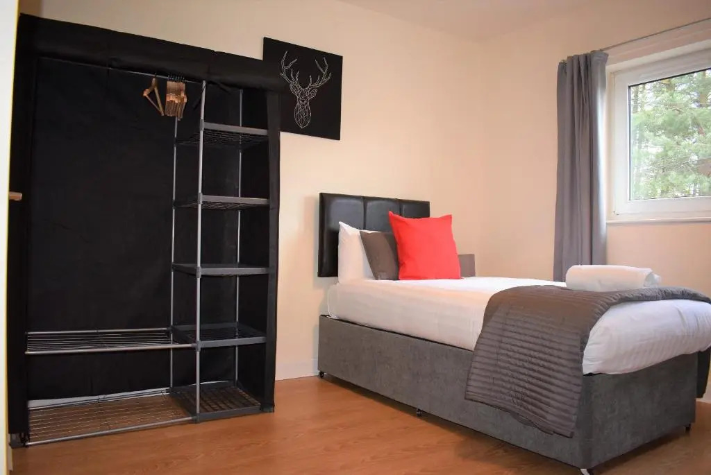 Kelpies Serviced Apartments Callum- 3 Bedrooms- Sleeps 6