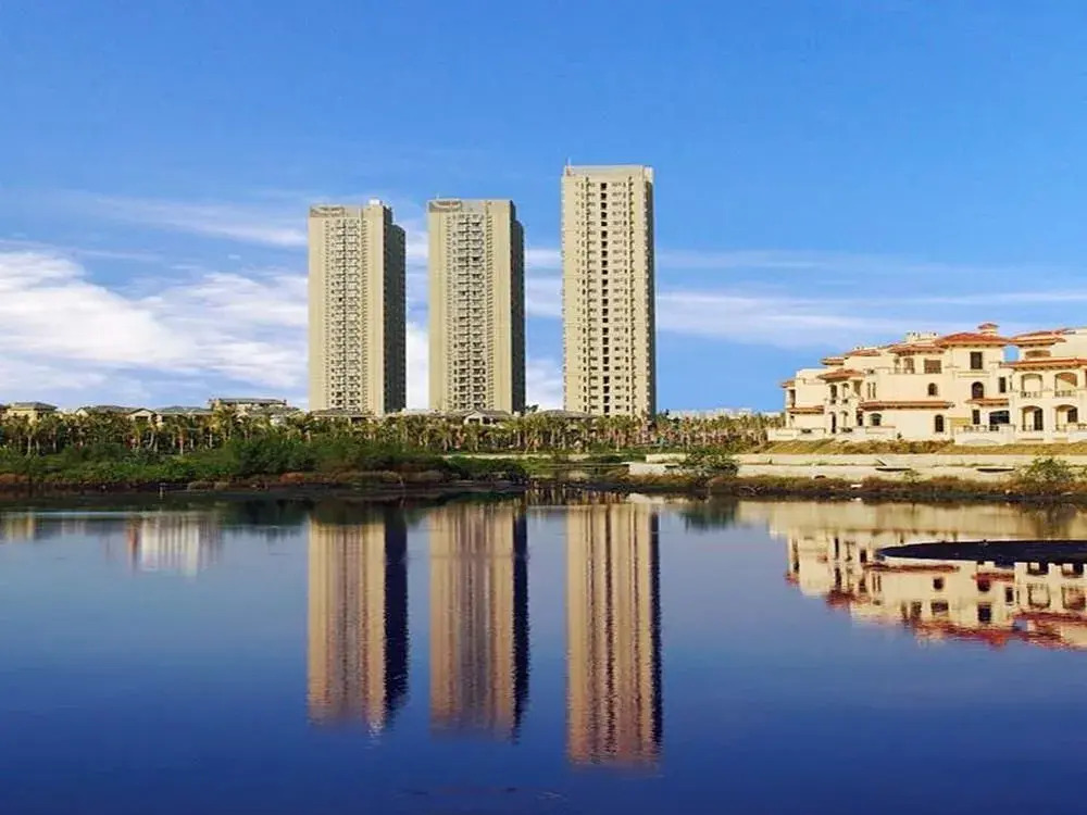 Paxton Vacances Resort & Suites Sanya
