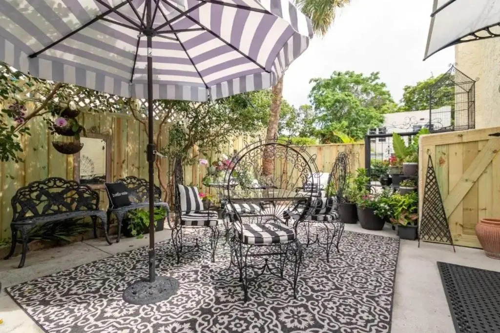 Tropical Designer House in Heart of Antique Row WPB