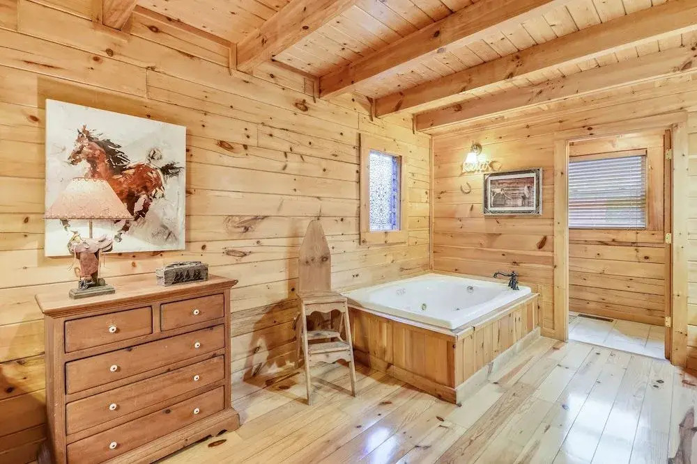 Horsin' Around 3 Bedroom Cabin by Redawning