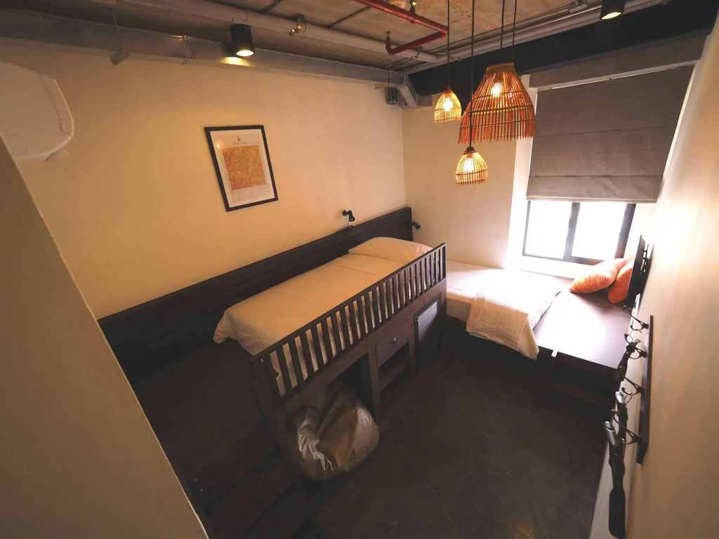 Chao Hostel