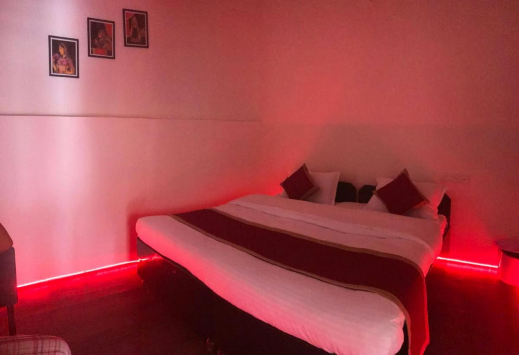 Hotel Dharohar Palace