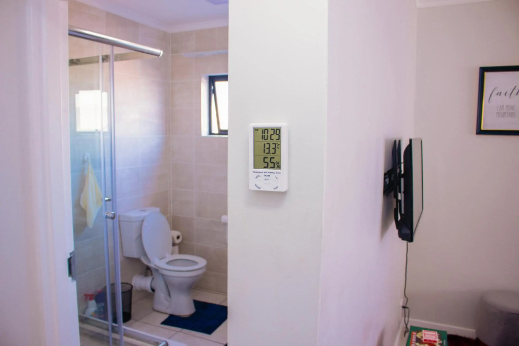 Charms and bows studio apartment -near ORT airport