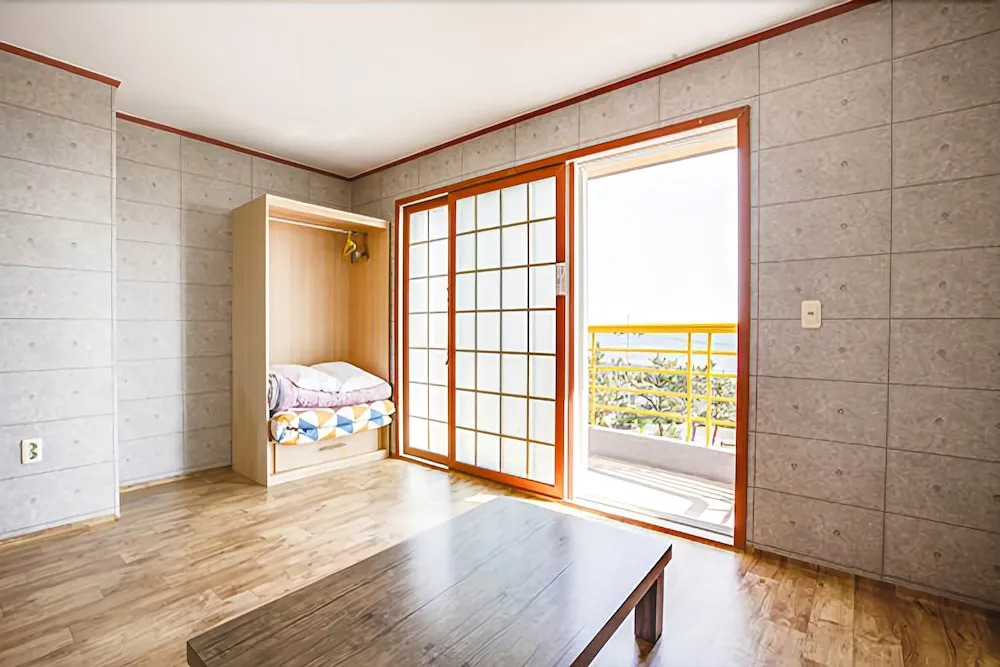 Seogwipo Getbawi Pension