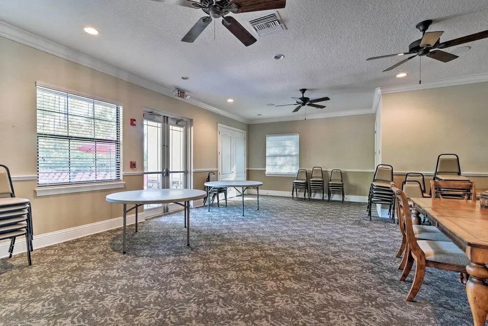 7 Mi to Disney: Davenport Townhome w/ Patio & Pool