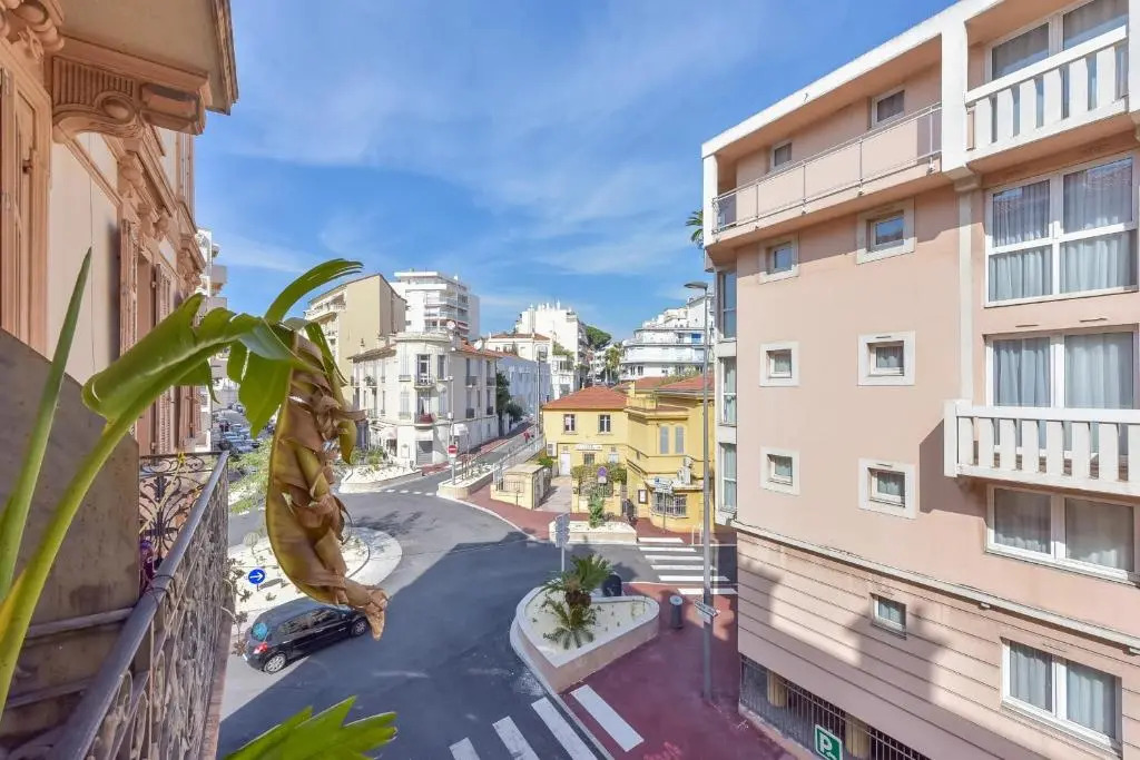 SERRENDY Fall in love Large 1-bedroom apartment 7min to Palais