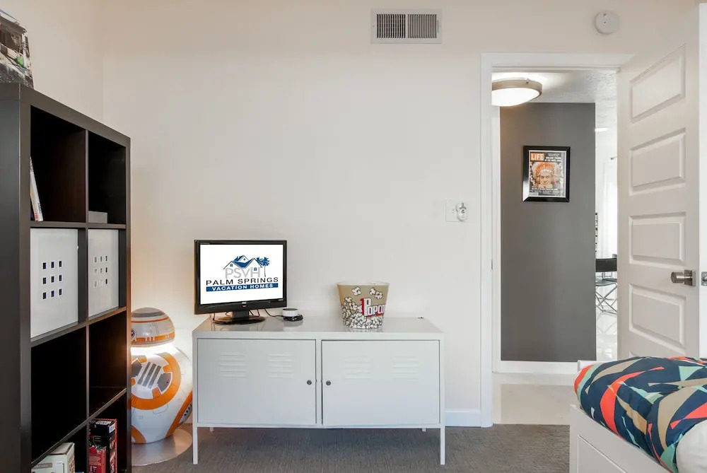 PS Modern Pool Jewel Three Bedroom House
