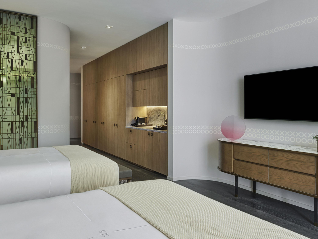 SLS LUX Brickell