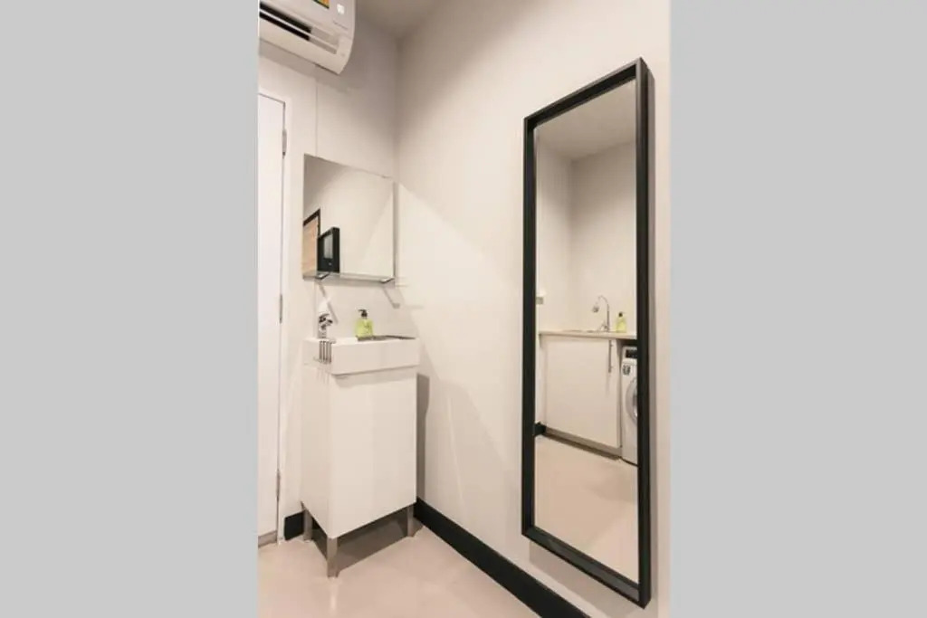 S2 Silom Large room 4-6 guests Full kitchen WIFI