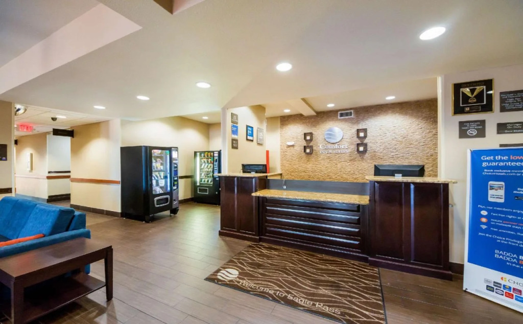 Comfort Inn & Suites Lakeside