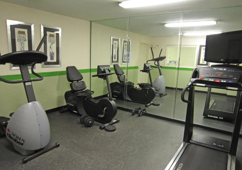 Extended Stay America Select Suites Tampa Airport Memorial Hwy