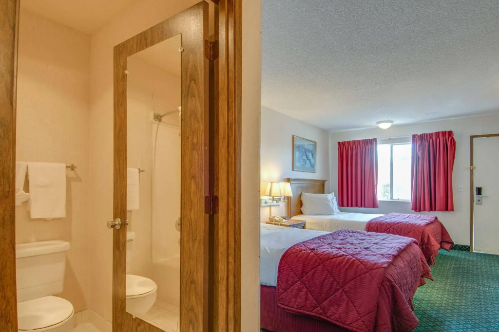 Howard Johnson Express Inn - Redding