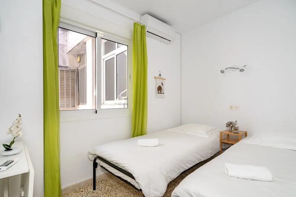 Large Apartment in Prime Location in Fuengirola Ref 98