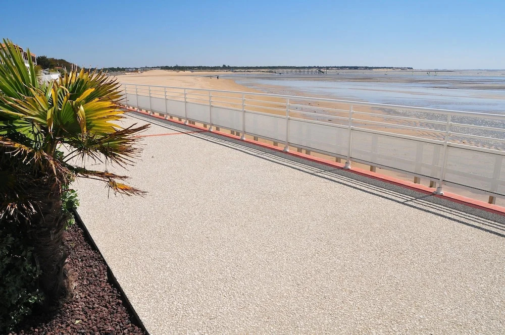 Seaside Apartment for 6 in Loire