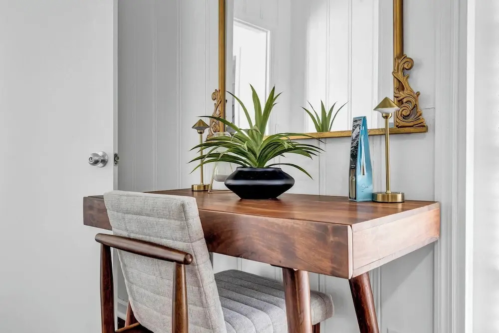 Mid-century Bungalow in the Heart of Buckhead!