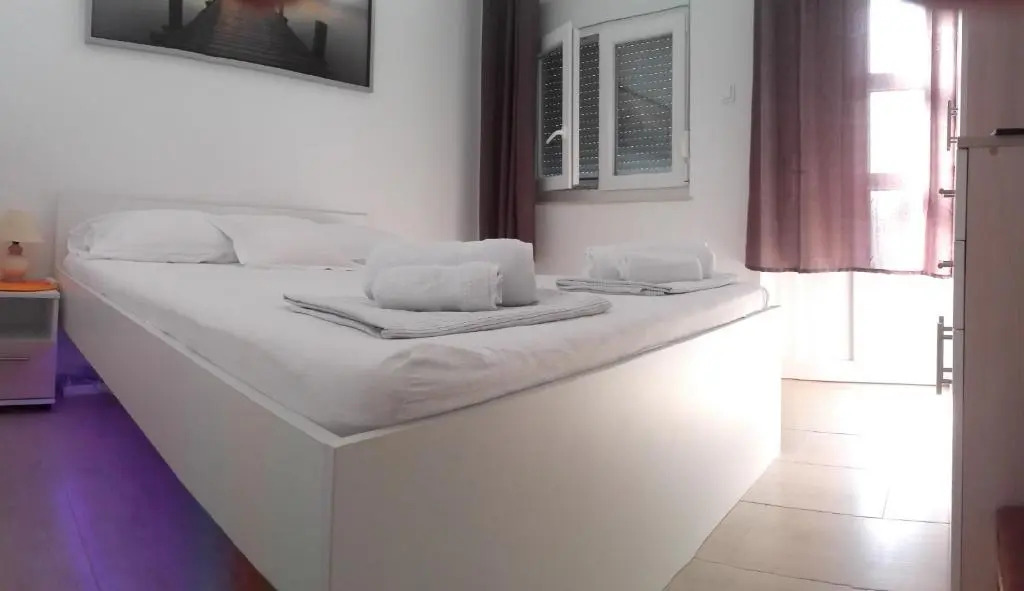 Apartment Mate