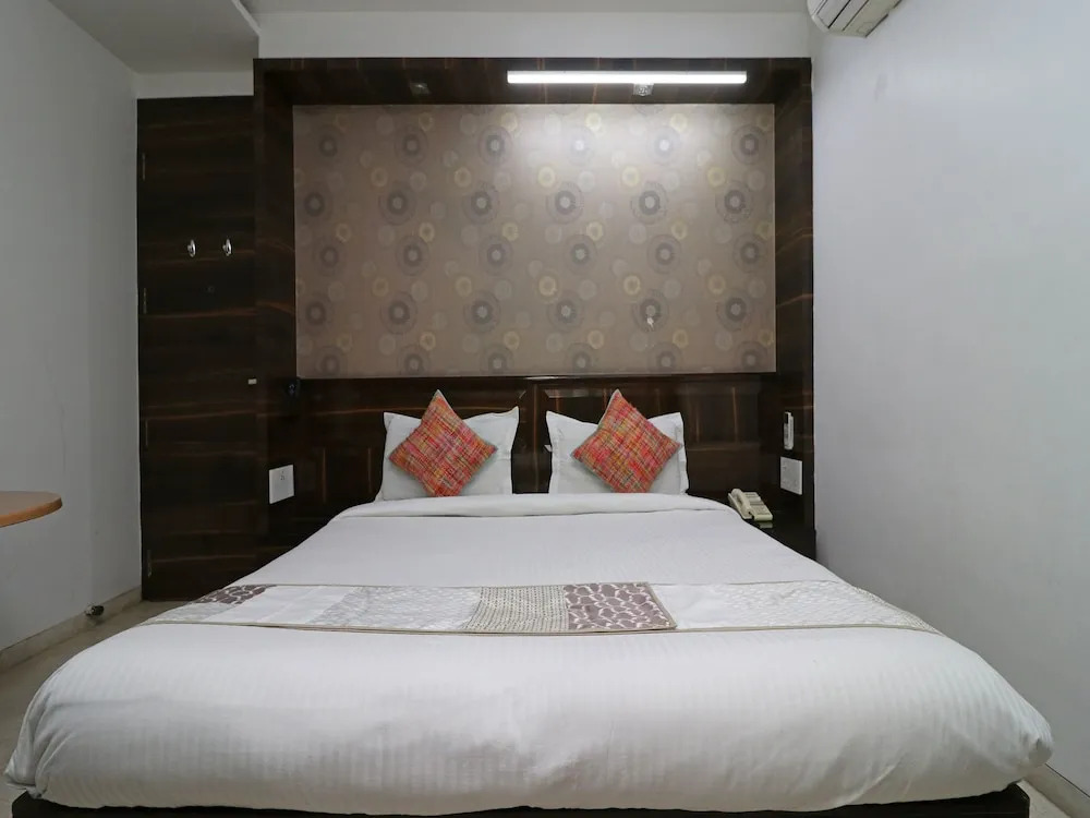 OYO 9536 Bee For Home Stay