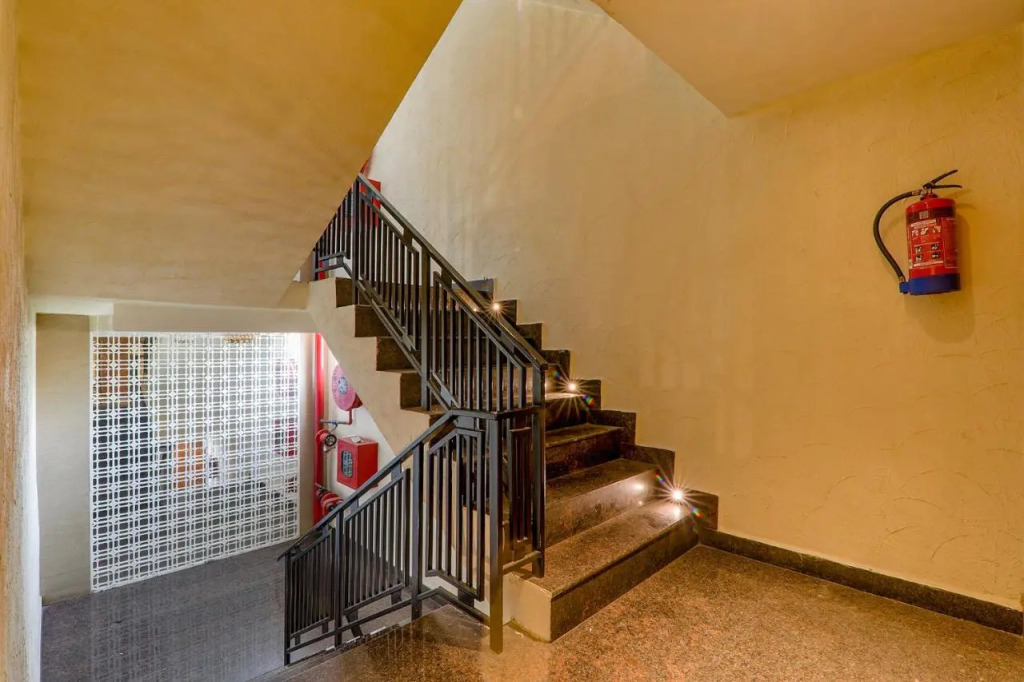 FabHotel Geetraj Palace