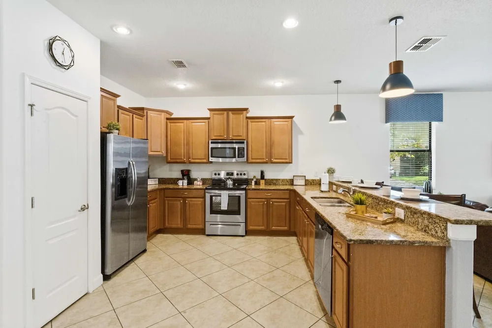 GIANT Villa wPrivate Pool&Spa, Game Room, & More