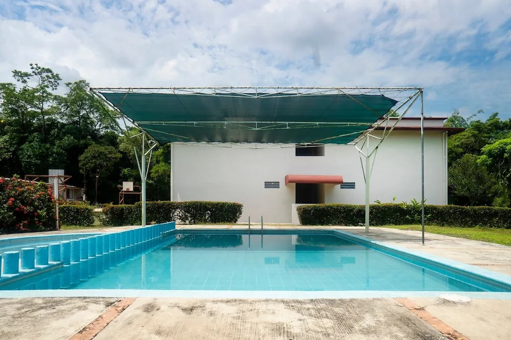 Hotel Los Leones