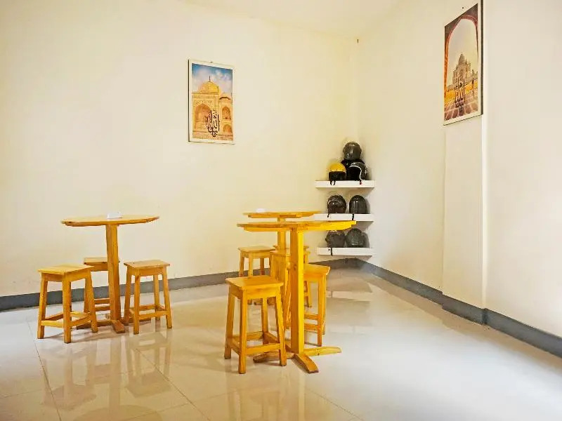 91412 Ameera Inn Syariah
