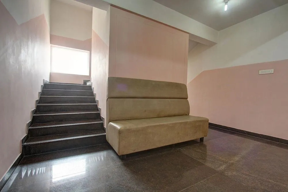 Oyo 28738 Abbirami Hotels