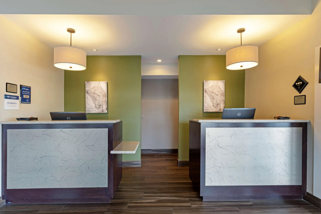 Best Western Plus Inn at the Vines