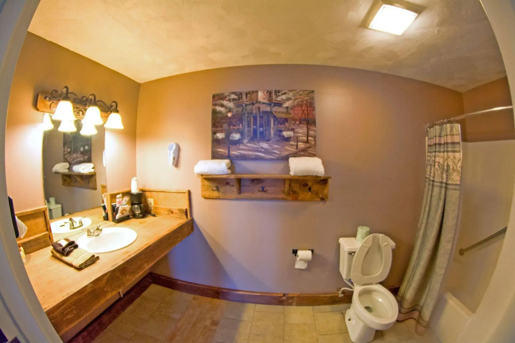 Skyline Lodge