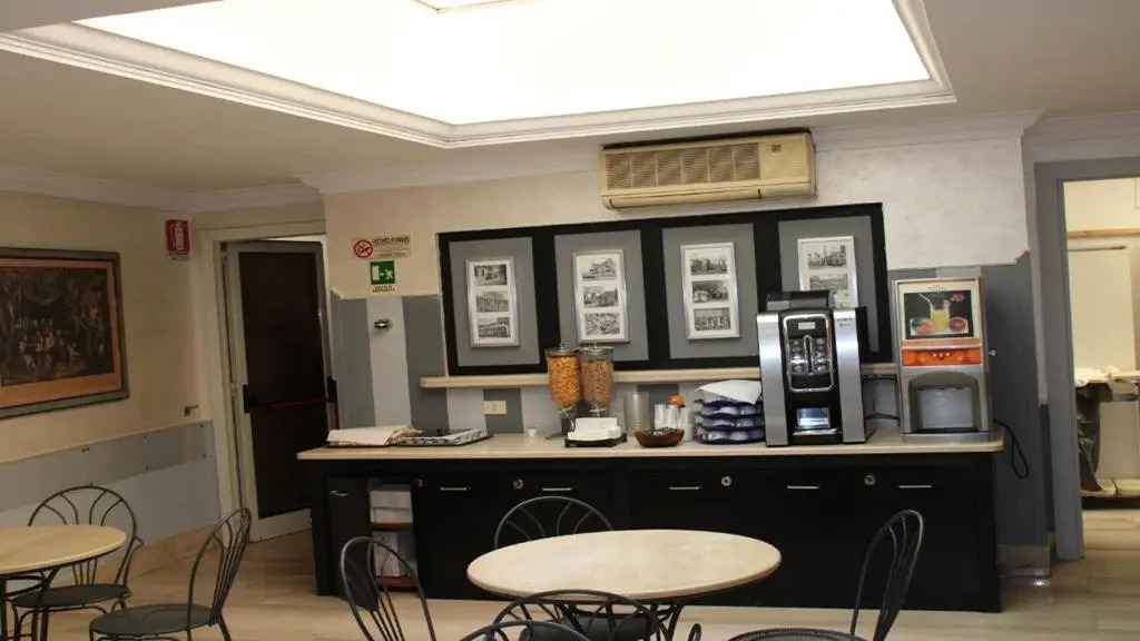 Hc1 S.r.l. - Hotel Center 1 - 2 - 3