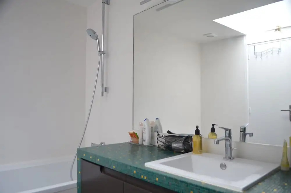 Top Floor Flat Near Bastille
