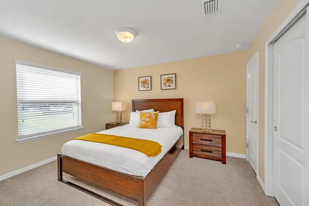 8BR Home Sleeps 16 - With Pool Hot Tub Games