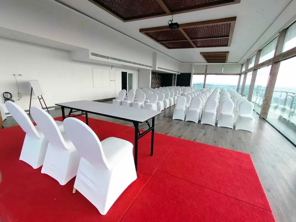 Vibe Munnar Resort & Spa