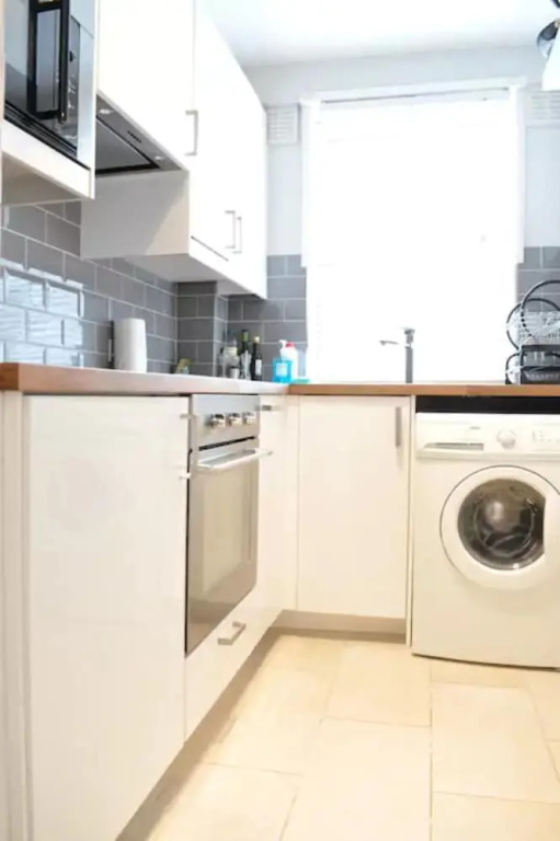 Central 2 Bedroom Property in Marble Arch