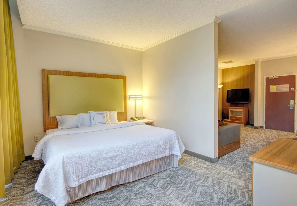 SpringHill Suites by Marriott Lawrence Downtown