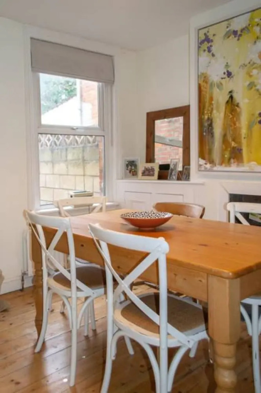Bright 3 Bedroom House in East Oxford