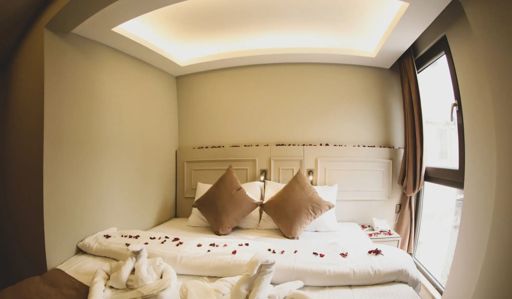 X-NELLYİ HOTEL