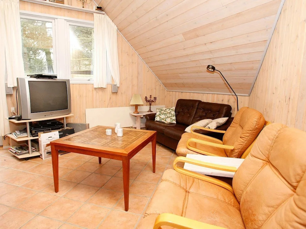 Modern Holiday Home With Indoor Whirlpool at Hals Jutland
