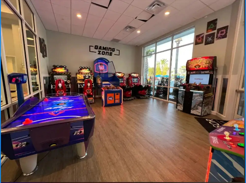 Amazing Modern Home Pool Spa Game Room Wi101