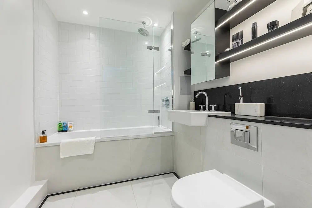Lovely 1-bed Flat in Acton, West London, Sleeps 4