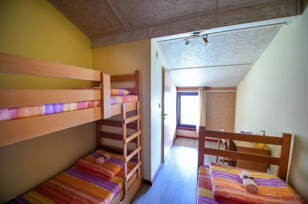 San Art Floating Hostel & Apartments