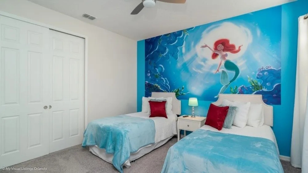 Beautiful Spacious 6 Bed Pool, Spa, Game Room 6 Bedroom Villa by RedAwning