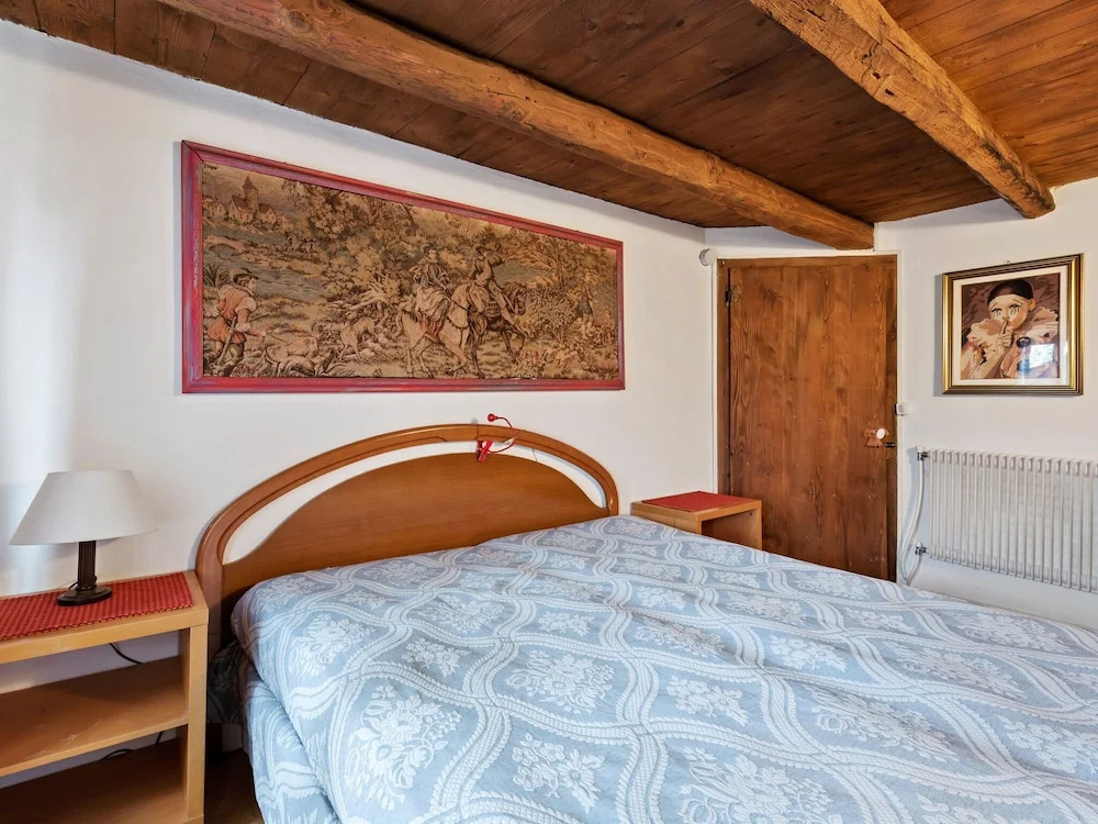 Lovely Holiday Home in Montaner With Patio