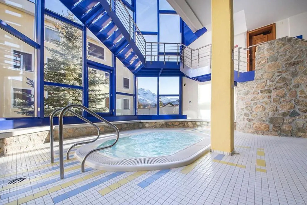 45m2 Alpenschick mit Ausblick - Pool - 2P. - E405