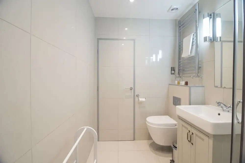 Bright Family Home in Angel with Patio