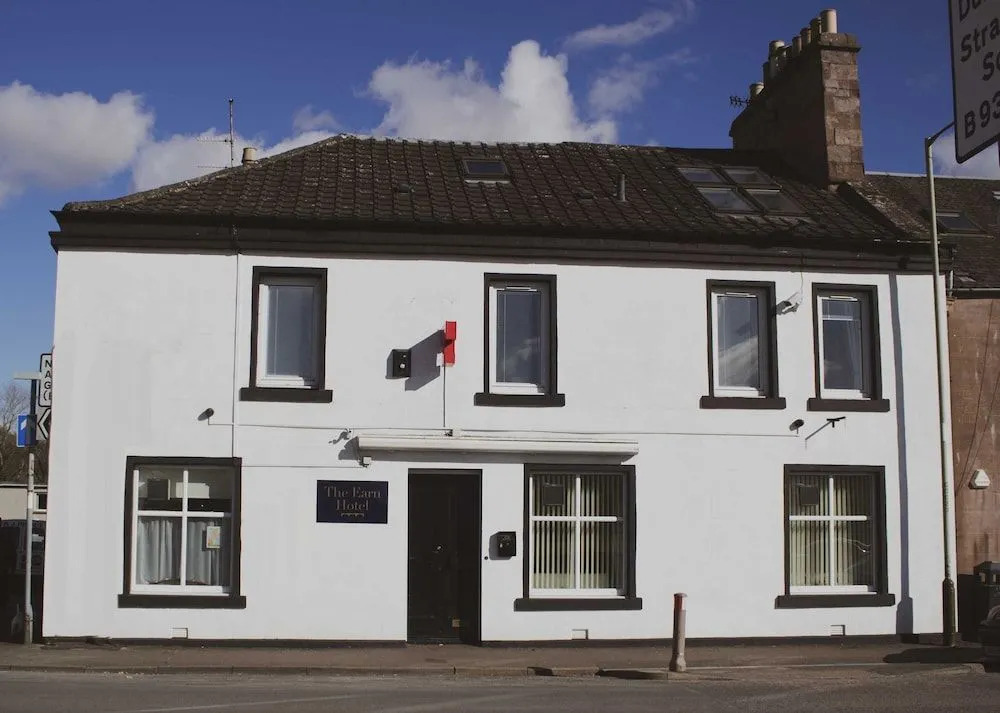 THE EARN HOTEL