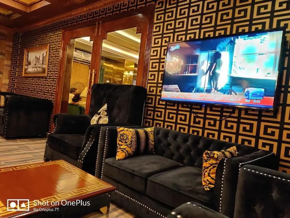 Royal Mansion Hotel
