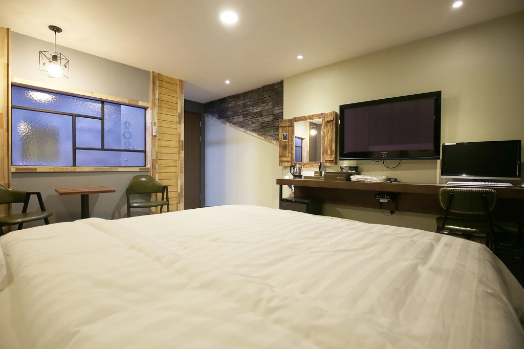 Hotel 7