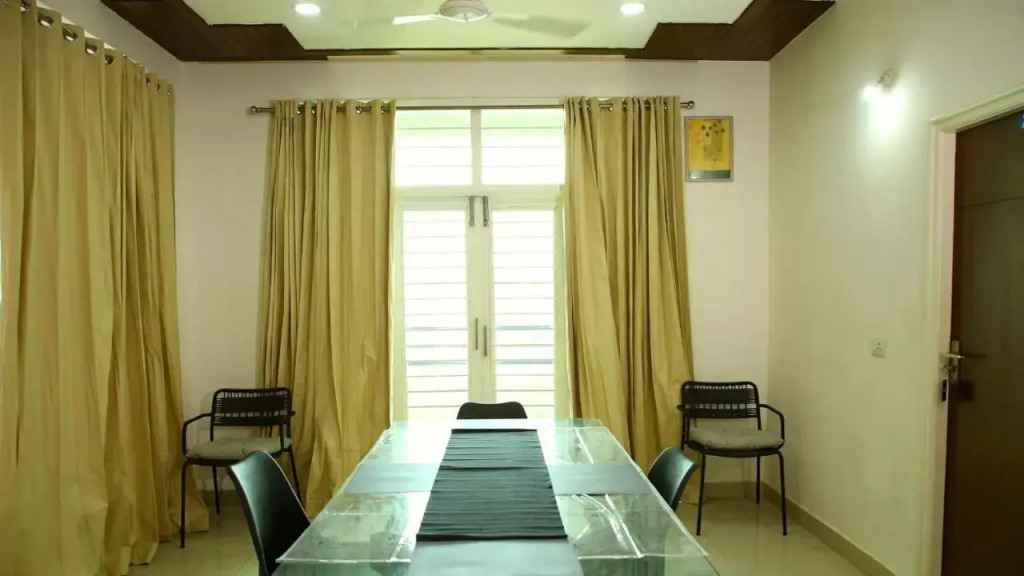 OYO 12459 SilverKey Gachibowli
