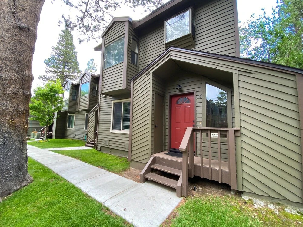 Forest Creek 29 Forest Setting Mountain Townhouse with Private Jacuzzi by RedAwning