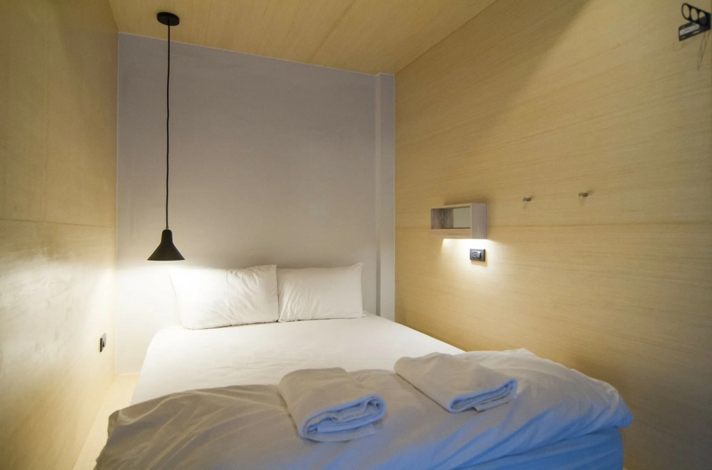 Box Poshtel